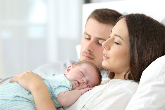 Como dormir o suficiente como pais: os primeiros 1000 dias
